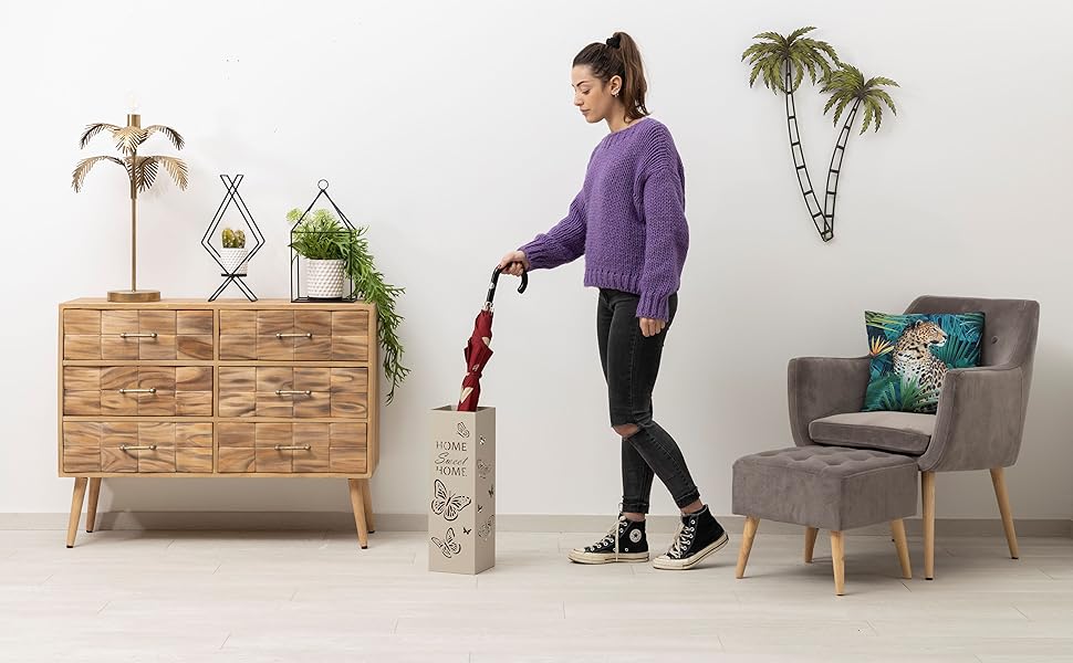 Підставка для парасольки Baroni Home з металу, дизайн модерн, з метеликами, 2 гачки, знімна водяна ємність, бежева, 15,5x15,5x49 см