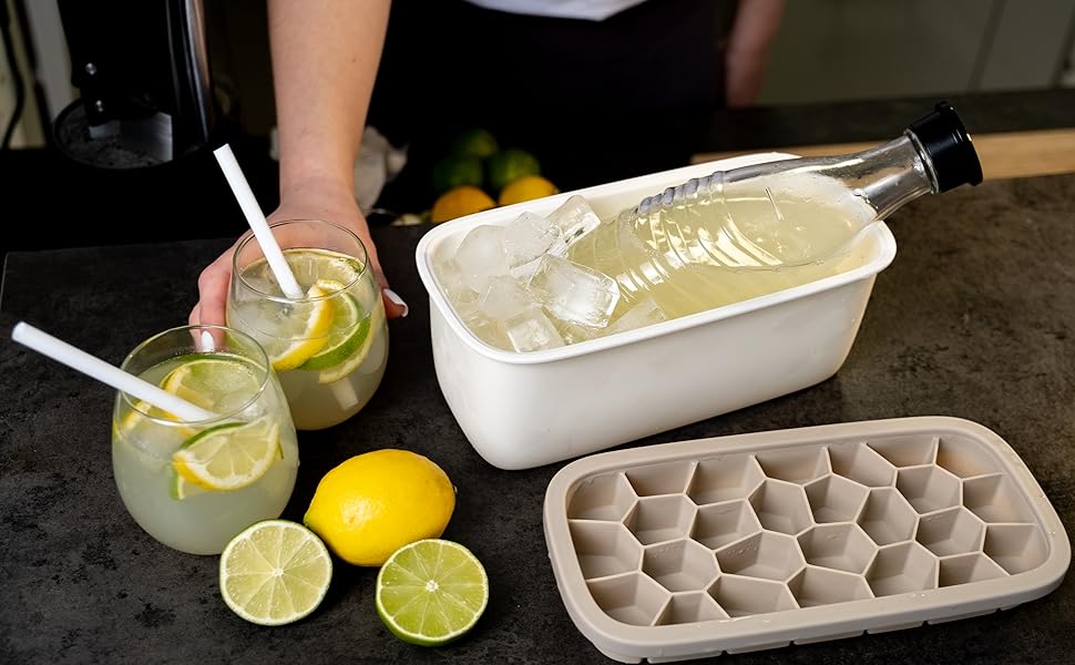 STEINBACHER® Premium Ice Cube Box | Large Ice Cube Container + Silicone Ice Cube Tray in Tested Food Grade Quality (Set) BPA-Free & Dishwasher Safe - Perfect for Drinks & Baby Food (Arctic Blue)