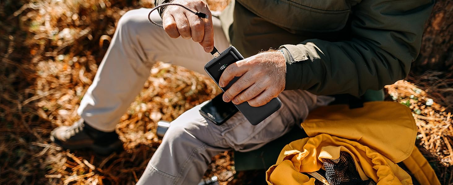 Power Bank VIYISI 30000mAh з LED дисплеєм, 20W PD, 4 виходи та 3 входи, сумісний з iPhone/iPad/Samsung/Huawei, чорний