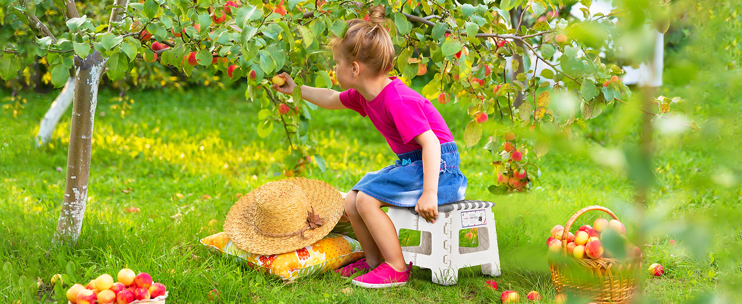 Складний стілець HOUSE DAY 22см, сірий та білий - для дому, кемпінгу, пікніка, дітей