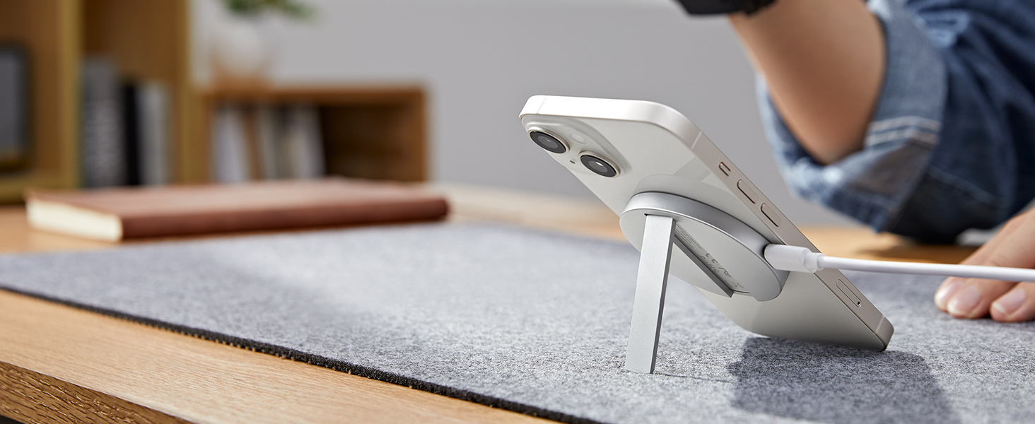 Бездротовий зарядний пристрій ESR MagSafe з підставкою для iPhone 17/16/16 Pro/16 Pro Max/15/14/13, AirPods 4/3/2 Pro, з кабелем 1.5м, білий (без адаптера живлення)