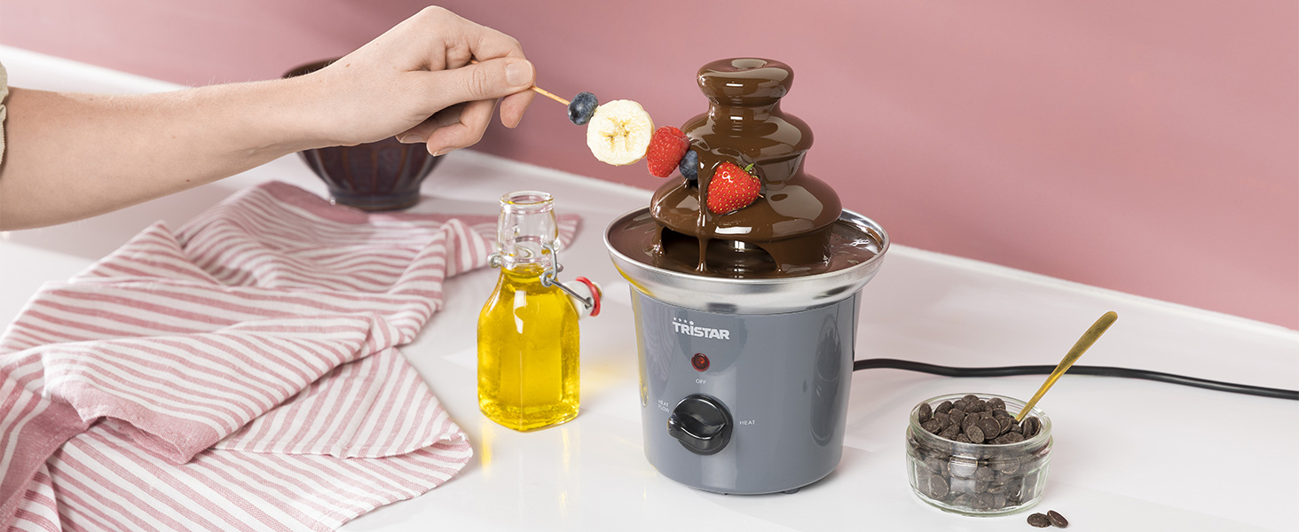 Шоколадний фонтан Tristar CF-1603 з нержавіючої сталі, 3 рівні, 0,4 л, функція підігріву, 32 Вт