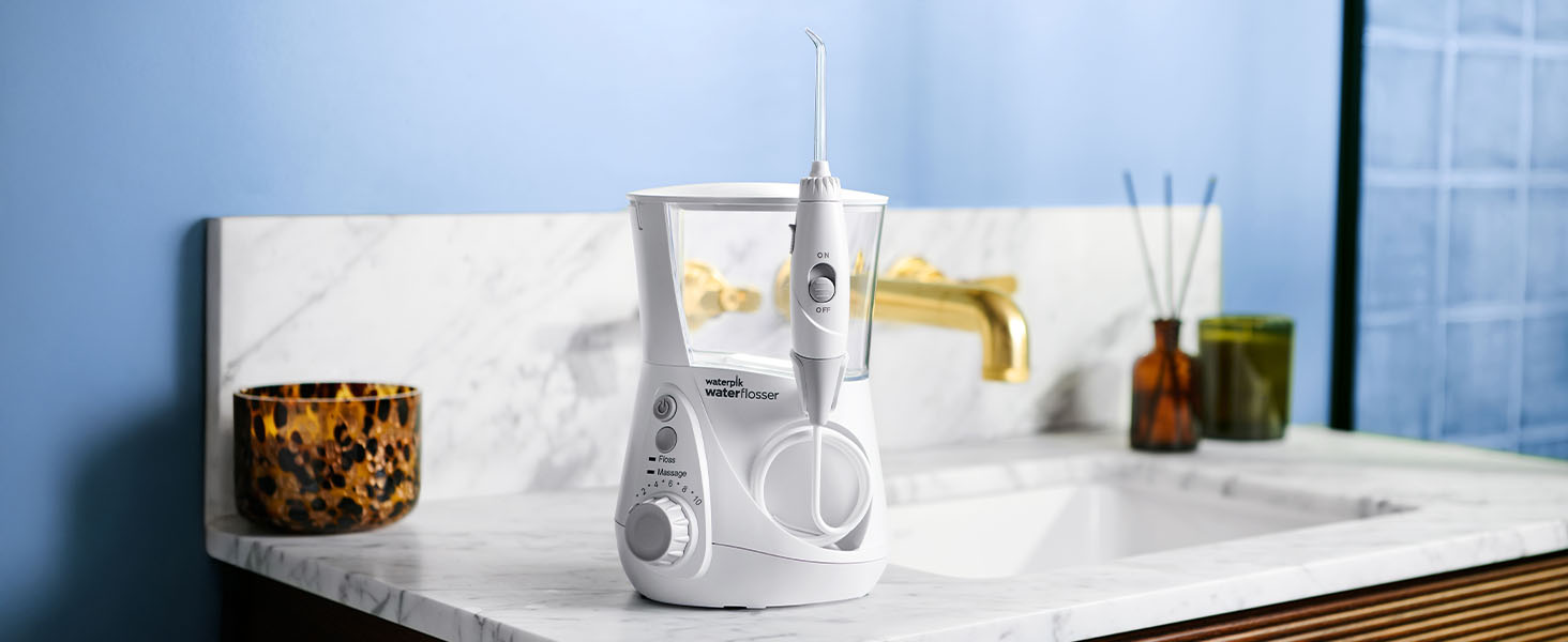 Waterpik Ultra Professional: Іригатор для порожнини рота, тестування 2024, технологія Precision Pulse, сертифікат TÜV, видалення нальоту до 99,9%, 6 насадок, 10 режимів, таймер, білий