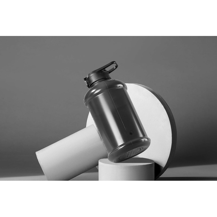 Мотиваційна пляшка для води H2O Capsule 2,5 л з маркуванням часу, трубочкою, ручкою та ремінцем, харчовий пластик, чорна