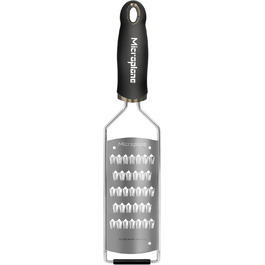 Терка Microplane для дрібної соломки, для моркви, цукіні, картоплі, яблук, буряка та редьки, з нержавіючої сталі, чорна, вироблено в США
