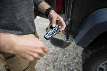 Мультитул Gerber Dual Force з 12 функціями, футляр, одноручне відкриття, замок Frame-Lock, довжина 12 см
