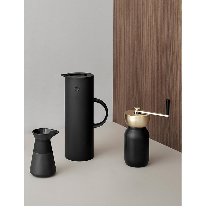 Термокухоль Stelton EM77 1 л, подвійні стінки, скляна колба, магнітний та гвинтовий клапан, для гарячих і холодних напоїв, вінтажний дизайн, чорний