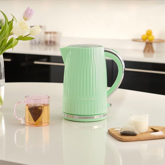 Електрочайник Russell Hobbs Eden 1,7 л, 2400 Вт, білий, з нержавіючої сталі, знімний фільтр від накипу, кнопка відкриття кришки, індикатор рівня води, підсвічування, BPA-free, 27360-70 (пісташковий)