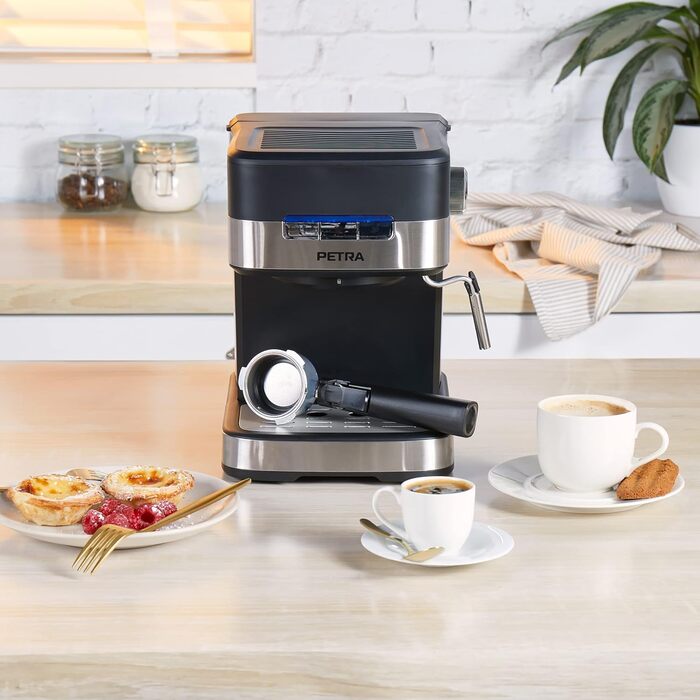 Кавоварка Petra Barista Pro 1,5 л, ріжкова з капучинатором, для еспресо і капучино, 15 бар, 850 Вт