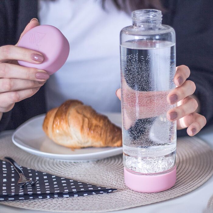 VitaJuwel inu! Кришталева пляшка для води з рожевим кварцом і гірським кришталем, для індивідуалістів