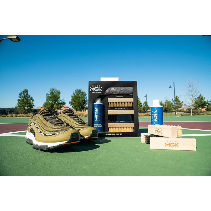 SHOE MGK Набір для догляду за взуттям Deluxe – засіб для чищення білих, шкіряних, замшевих, текстильних та інших типів взуття, 236 мл, з м'якою щіткою