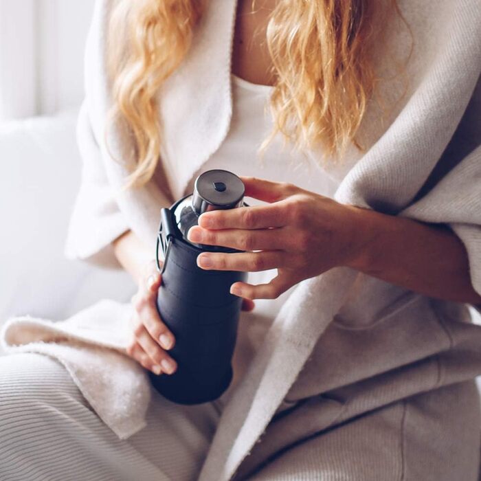 Велика пляшка для води EQUA 750 мл з боросилікатного скла, BPA-free, з чохлом із екошкіри, не протікає