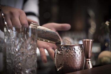 Набір для коктейлів Moscow Mule: 2 кухлі 500 мл, мірний стакан 5cl, барна ложка 27 см, чорна преса для лайму, харчова мідь, подарункова коробка