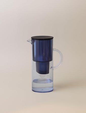 Фільтр-глечик для води Stelton EM77, 2 л, сумісний з картриджами Brita, пластиковий, зменшує хлор і накип, синій, сучасний дизайн