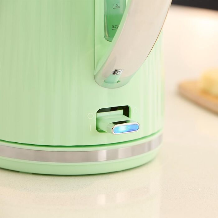 Електрочайник Russell Hobbs Eden 1,7 л, 2400 Вт, білий, з нержавіючої сталі, знімний фільтр від накипу, кнопка відкриття кришки, індикатор рівня води, підсвічування, BPA-free, 27360-70 (пісташковий)