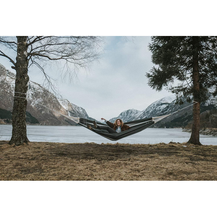 Гамак XXL AMAZONAS Paradiso ручної роботи з Бразилії, 250x175 см, до 200 кг, кольору лава (сріблясто-червоний), преміум-якість