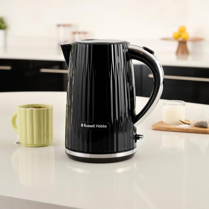 Електрочайник Russell Hobbs Eden 1,7 л, 2400 Вт, білий з нержавіючою вставкою, знімний фільтр від накипу, відкривання кришки кнопкою, індикатор рівня води, підсвічування, BPA-free, модель 27360-70