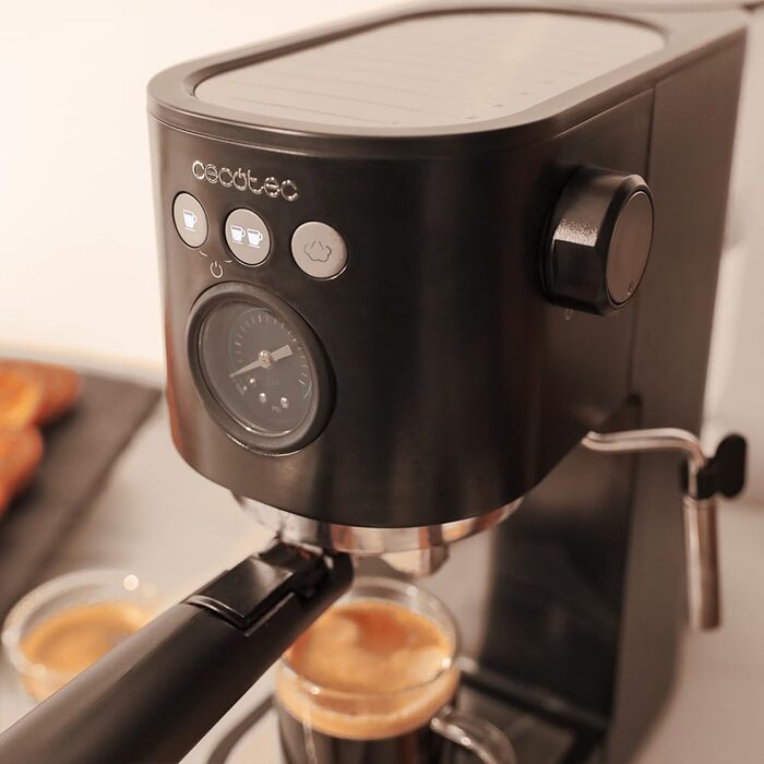 Кавоварка Cecotec Cafelizzia 790 Steel Pro, 1350 Вт, манометр, Thermoblock, 20 бар, автоматичний режим, капучинатор, 1,2 л, чорна