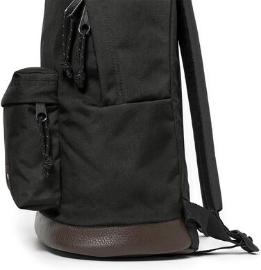 Рюкзак Eastpak WYOMING 24 л – міський рюкзак для ноутбука, чорний
