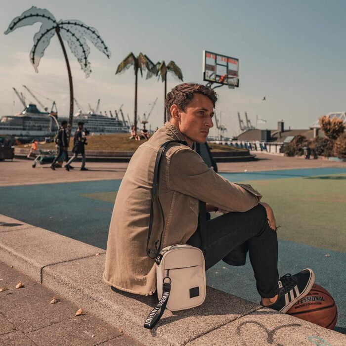 Сумка через плече Johnny Urban Luis бежева, водостійка, унісекс, маленька, для відпочинку та подорожей