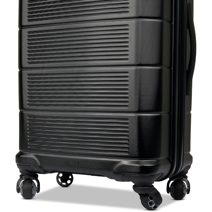 Жорстка валіза American Tourister Stratum XLT 2.0 з розширенням і обертовими колесами