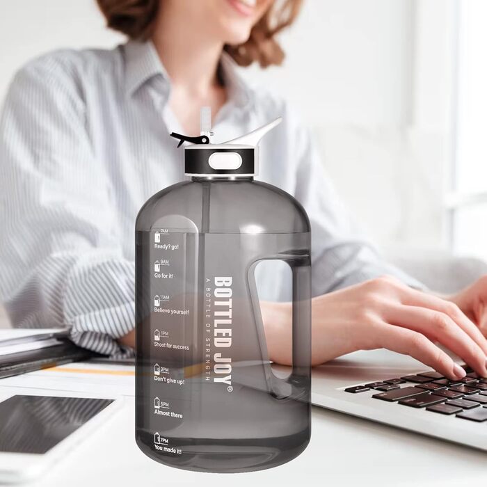 Пляшка для води з трубочкою 2,5 л, BPA-free, герметична, спортивна пластикова пляшка з часовими мітками для фітнесу, офісу, дому, чорна