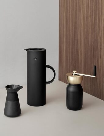 Термокухоль Stelton EM77 1 л, подвійні стінки, скляна колба, магнітний та гвинтовий клапан, для гарячих і холодних напоїв, вінтажний дизайн, чорний