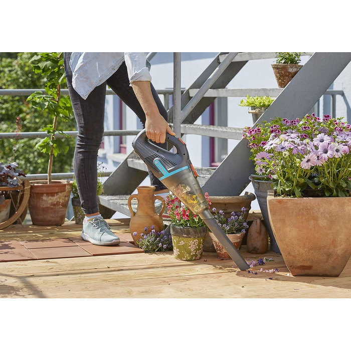 Акумуляторний ручний пилосос Gardena EasyClean Li для вологого та сухого прибирання, вбудований Li-Ion акумулятор, висока потужність всмоктування