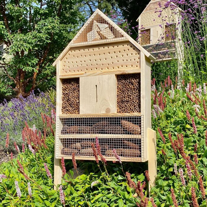 Інсектотель GARTENETAGE XXL – масивний будиночок для комах та бджіл, натуральне дерево, готель для комах з опорами, будиночок для сонечок і метеликів, допомога у гніздуванні та захист видів