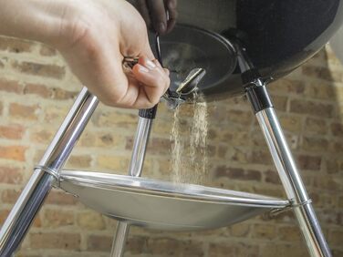 Вугільний гриль Weber Classic Kettle 57 см, чорний, з термометром, емальований, на колесах, для барбекю