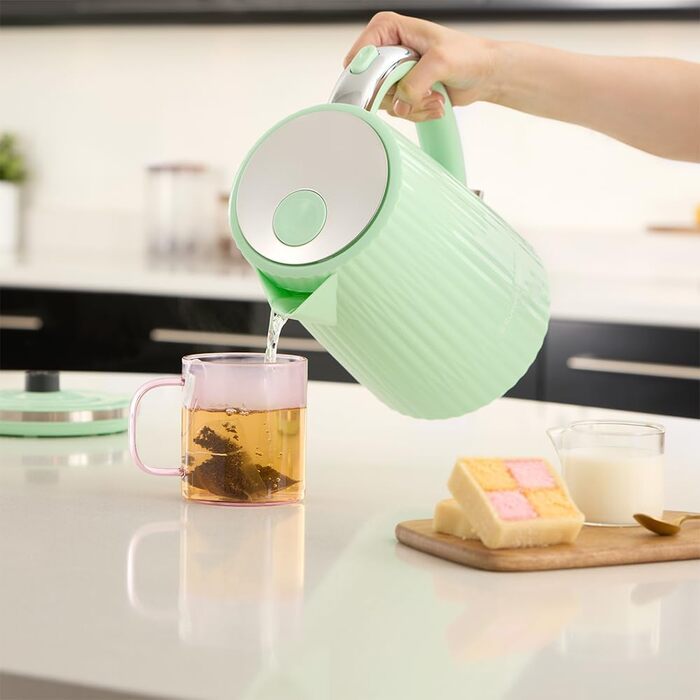 Електрочайник Russell Hobbs Eden 1,7 л, 2400 Вт, білий, з нержавіючої сталі, знімний фільтр від накипу, кнопка відкриття кришки, індикатор рівня води, підсвічування, BPA-free, 27360-70 (пісташковий)