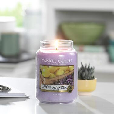 Ароматична свічка Yankee Candle у склі Lemon Lavender, велика, до 150 годин горіння, подарунок для жінок, ідеально на День матері