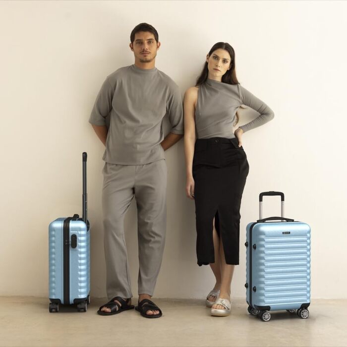 Ручна поклажа валіза Upfly XS 55x36x19 см, 31 л, ABS, 4 подвійні колеса, кодовий замок, жорсткий чемодан із роздільником і ременями, синя