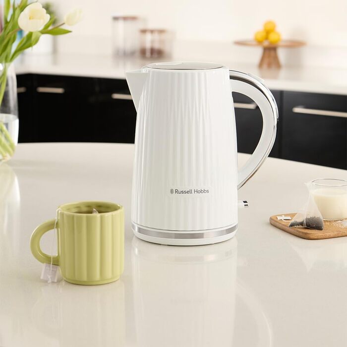 Електрочайник Russell Hobbs Eden 1,7 л 2400 Вт, білий, нержавіюча сталь, знімний фільтр, відкривання кришки кнопкою, індикатор рівня води, підсвітка, BPA free 27360-70