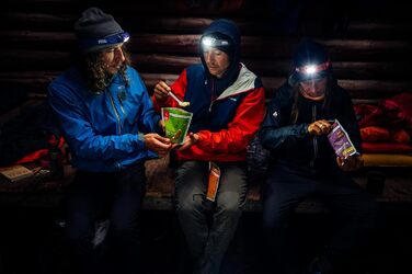 Ліхтарик налобний Petzl Tikkina синій універсальний для дорослих