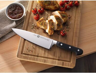 Кухонний ніж ZWILLING Professional S, 20 см, нержавіюча сталь, широкий клинок, пластиковa ручка з заклепками, чорний, Німеччина
