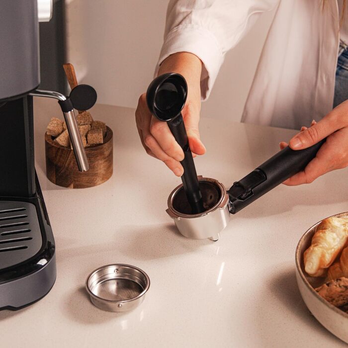 Кавоварка еспресо Cecotec Power Espresso 20 Pecan, 1100 Вт, 20 бар, термоблок, сталевий корпус, манометр, 1,25 л, подвійний фільтр, парова насадка