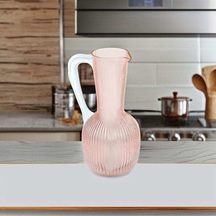 Ребриста скляна карафа elle decor 1,1 л, для води, вина, коктейлів, сангрії, рожевого кольору – стильний глечик для напоїв, бару та вечірок