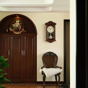 Вінтажний настінний годинник Clockswise з маятником, імітація дерева, пластиковий, на батарейках, декоративний, коричневий, для офісу, дому, вітальні, кухні чи їдальні