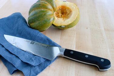 Кухонний ніж ZWILLING Pro, 18 см, нержавіюча сталь, чорна ручка