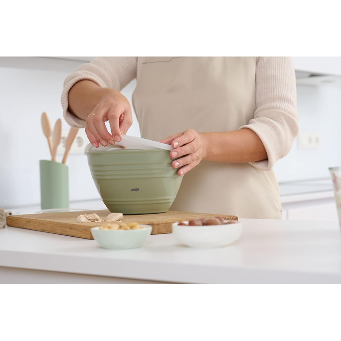 Миска для змішування Emsa Prep&Bake 2,75 л із пластику, з кришкою для зберігання, нековзке дно, для кухні, зелена