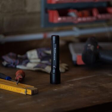 Ліхтар Ledlenser P7R Core універсальний, 1400 лм, LED, акумулятор 21700, IP68, фокус, дальність 300 м, USB-зарядка, постійне світло