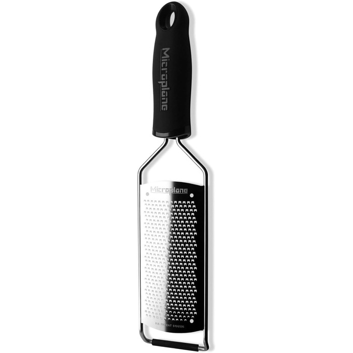 Терка Microplane дрібна для твердого сиру, цитрусових, часнику, чилі, кориці та мускатного горіха, чорна, леза з нержавіючої сталі, виробництво США