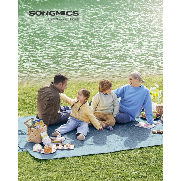 Пікнік-ковдра SONGMICS 300x200 см, водонепроникна, з 4 кілочками, складна, для парку, пляжу, саду, машинне прання, колір хакі з тропічним орнаментом