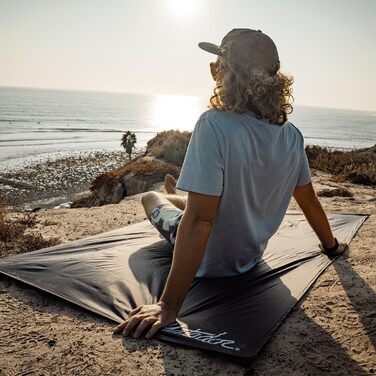 Портативна пікнік-ковдра Matador Pocket Blanket зелена, ультралегка, складана, для 2-4 осіб, з кілочками, водонепроникна, для пляжу, концерту, походу та кемпінгу