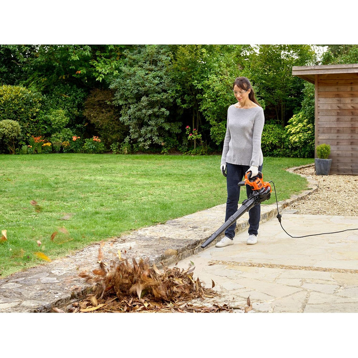 Електричний садовий пилосос-видувка Black+Decker BEBLV301, 3-в-1, 3000 Вт, з подрібнювачем і рюкзаком-мішком 72 л, регульована потужність, висока швидкість повітря