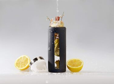 SIGG Dream пляшка для води 0.65 л, скляна, термостійка, герметична, з силіконовим чохлом, без шкідливих домішок