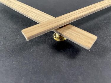 Великий настінний годинник FLEXISTYLE з дерева, квадратний, чорний, 60 см, тиха робота, для вітальні та спальні, зроблено в ЄС