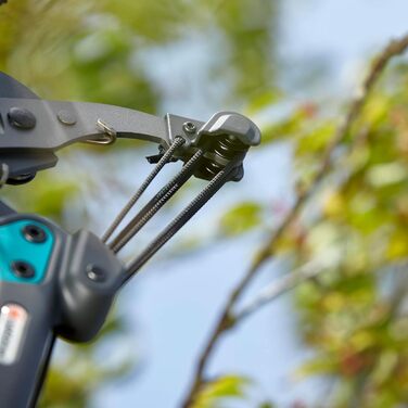 Садові секатор-ножиці Gardena combisystem із байпасним механізмом, для обрізки гілок до 35 мм, 5-кратне роликове зусилля, трос 4,7 м, D-ручка