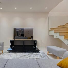 Підвісна ТВ тумба 4housedesign, чорна матова, 100 см – телевізійна тумба для вітальні, під телевізор до 55 дюймів